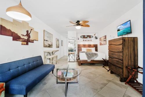 Historic Kailua Village Apartamento | DOWNTOWN HAWAIIAN PARADISE CONDO with Hot Tub, Pool & Beach - Kona Islander Inn