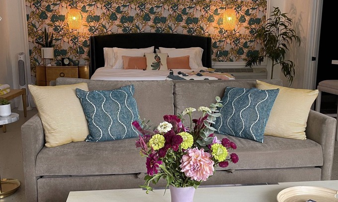 Hickory Apartamento | Downtown Hickory Lounge