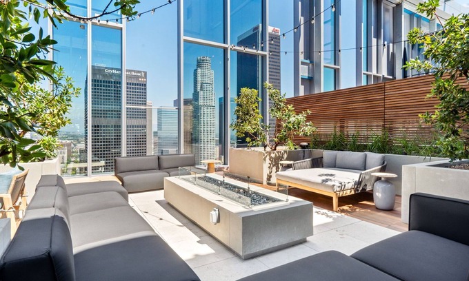 Financial District Apartamento | Downtown LA 1 BR w/ Office by Anyplace - 11662