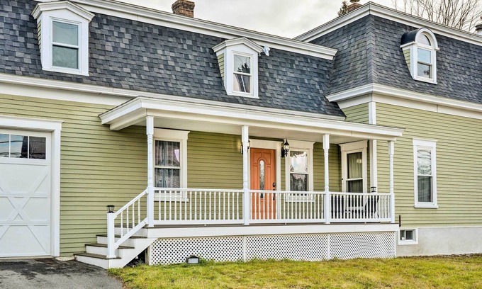 Lancaster Casa | Downtown Lancaster French Victorian Gem!