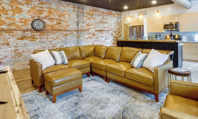 Millersburg Apartamento | Downtown Millersburg Retreat w/ Sleek Interior!