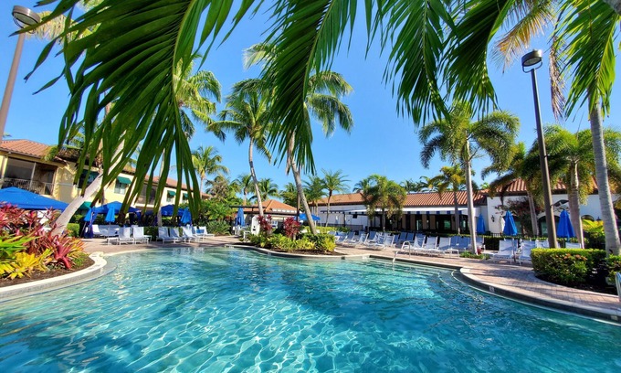 Royal Harbor Condominio | Downtown Resort Condo! Close to Shops, Restaurants & Beach. Fantastic Amenities!