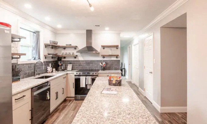 Knoxville Apartamento | Downtown Retreat 5 mins to UT and Market Square