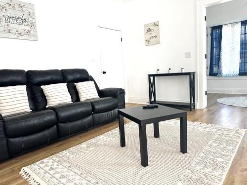 Livingston Park Apartamento | Downtown Retreat - Cozy First Floor