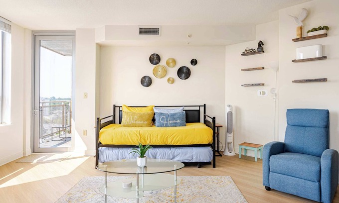 Downtown Condominio | Downtown Silver Spring 2BR/2BA — Walk to Metro Garage Parking Rooftop Gym