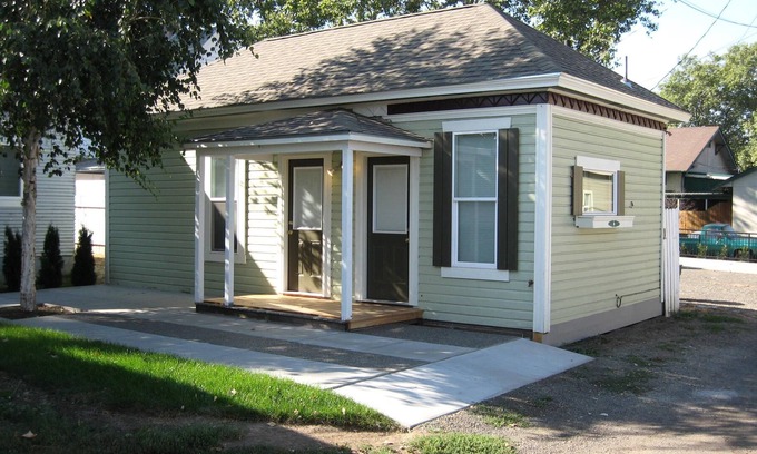 Walla Walla Cabaña | CENTRO DE WALLA WALLA COTTAGE Tarifas a largo plazo disponibles