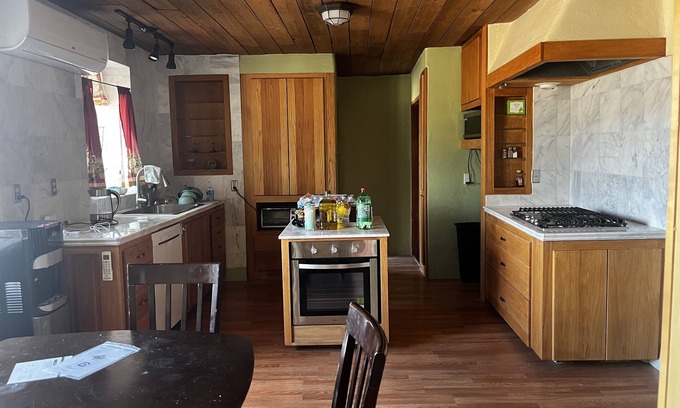 Pecos Casa | El huerto de la Dra. Chavez en Pecos/Santa Fe NM. renovada. Rio cerca para pesca
