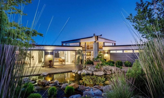 Carmel Valley Casa | Dramatic Mountain-top Architectural Gem in Carmel Valley