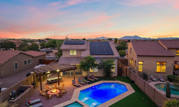 Tamaron Villa | Dream & Drift | Luxe Pool + Spa + Pool Table + Firepit Paradise