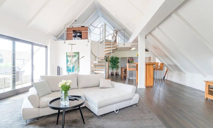 Ruettenscheid Apartamento | Dream loft near Messe Essen / Düsseldorf with its own elevator