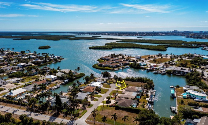 Isles of Capri Casa | Dreamers Hideaway I Waterfront I Direct Access