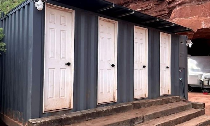 Moab Cabina | Dreamy Cave for Adventure Lovers with Incredible Night Sky Views and Close to Awesome Outdoor Activities in Moab, utah