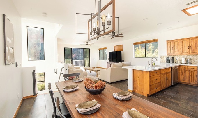 Sedona Casa | Dreamy Sedona Cabin in Oak Creek Canyon