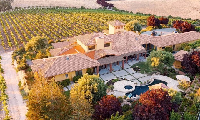 Paso Robles Villa | Dresser Winery Estate Villa!