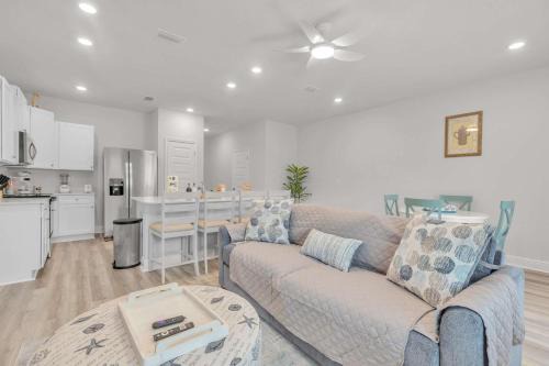 Gulf Breeze Casa | Drift Bay - Adventure Awaits! Zoo, Boat Ramp & Just Minutes from the Beach!