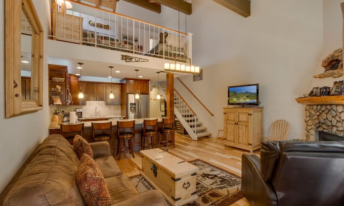 Carnelian Woods Casa | Driftwood: 2 dormitorios, 1. 5 BA Casa de pueblo en Carnelian Bay, capacidad para 5