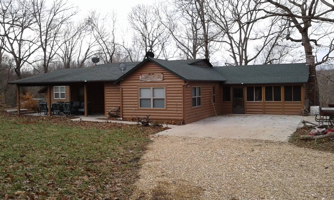 Steelville Cabina | Driftwood River Lodge en el río Meramec. Steelville, MO.