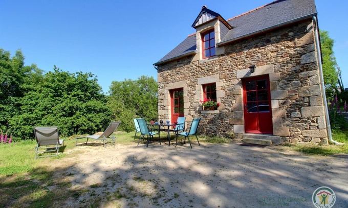 Corseul Casa | du Gardien du Château de Montafilan