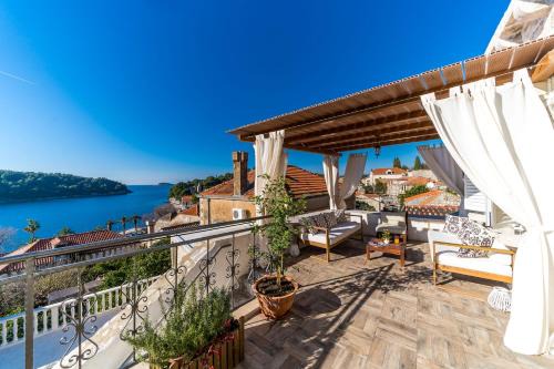 Cavtat Villa | Dubrovnik-Cavtat Villa Mima -Sea front Villa with pool