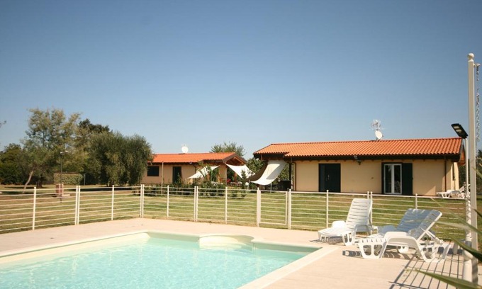 Donoratico Casa | Due casette con Piscina