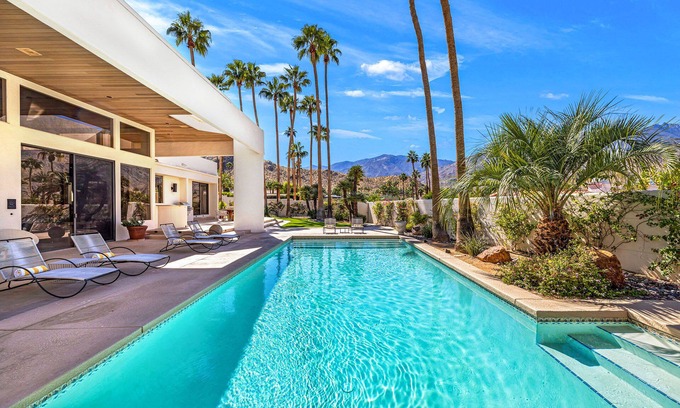 Palm Springs Casa | 'Dunham Estate' Swanky 1/2 Acre in PS!