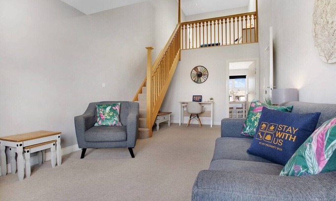 Darlington Apartamento | Duplex apartment, close to A1, private car park