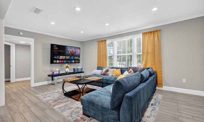 Jacksonville Casa | Duval Den / 3BR & Backyard / 15 Mins to Downtown JAX
