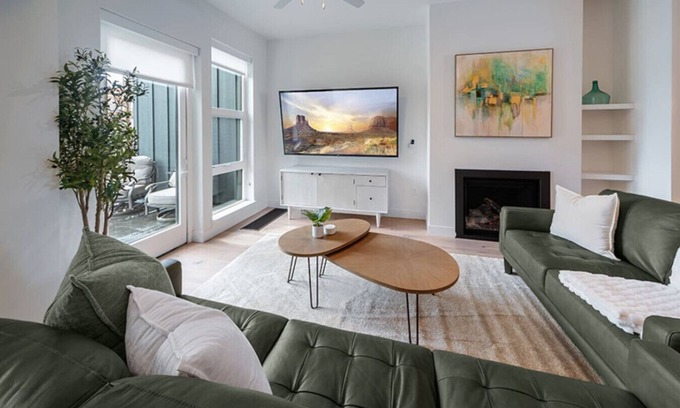 Downtown Salt Lake City Villa | Dwntn Lux Townhome - Best Amenities- 3BD/4BA