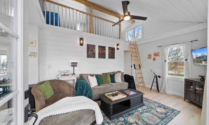 Eagle Lake Casa | Eagle Lake Haven- Walk to beach, boat launch nearby! Dogs OK