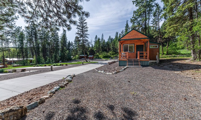 Lake Mary Ronan Cabaña | Eagles Nest-Premium-Rural-Baño privado-Vista al Lago