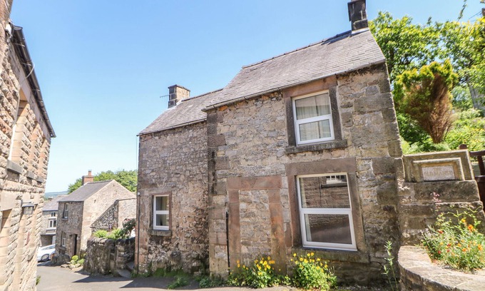 Winster Cabaña | EAST BANK COTTAGE, pet friendly, character holiday cottage in Winster