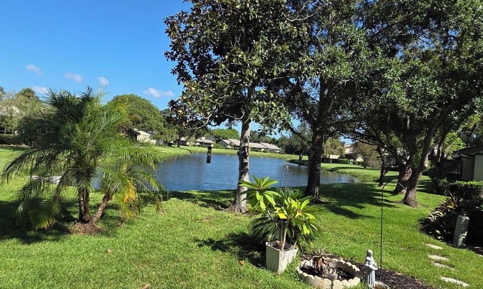 Quail Forest Villa | E Lake Woodlands 3 BR Villa -Todo 1 Nivel