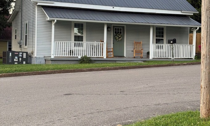 Pulaski Casa | East Madison Escape.