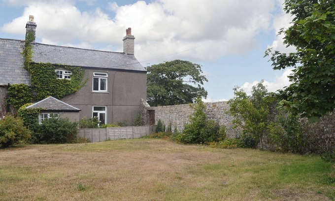 Monknash Cabaña | East Monkton Farm Cottage