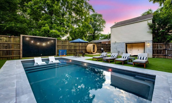 Nashville Casa | East Nashville Retreat— Large Pool — Outdoor Oasis