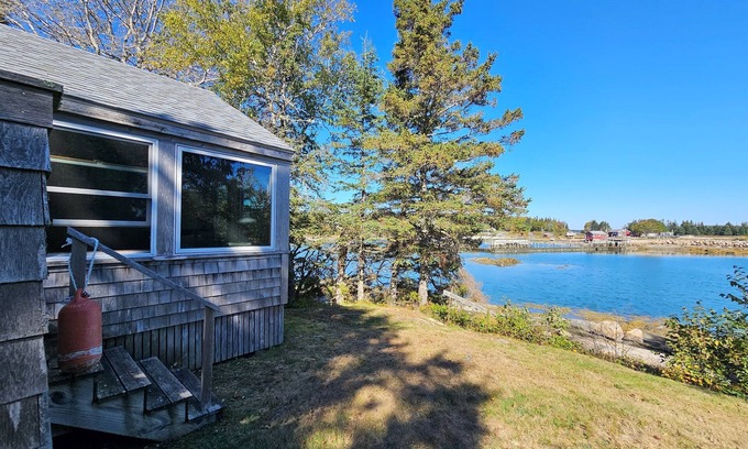 Minturn Cabina | East Side Escape - Simple Cottage by the Sea