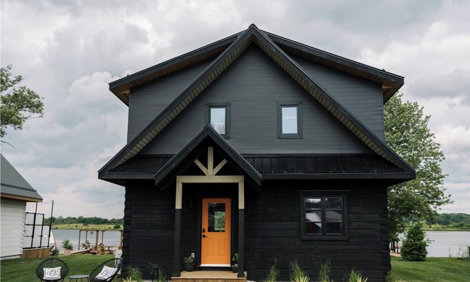 Trent Hills Casa | Easy Breezy Riverside Cottage: Cabin 3 from HGTV's Renovation Resort Season 1
