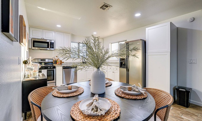 Gilbert Cabaña | Easy Walk to Dtwn Gilbert, Family-friendly Oasis!