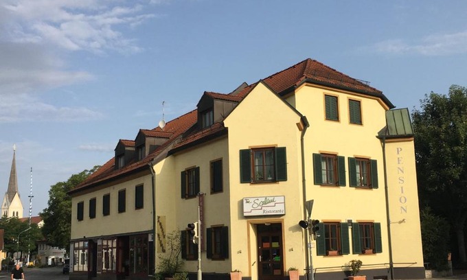 Feldmoching - Hasenbergl Casa | Eberl Hotel Pension München Feldmoching