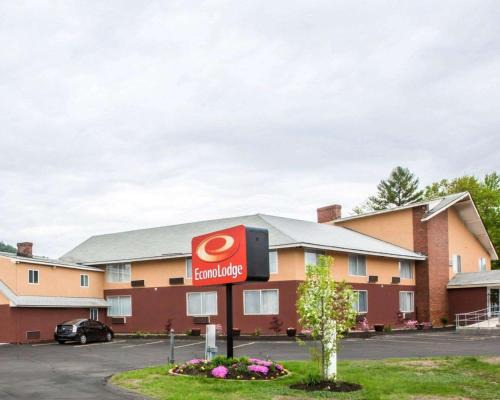West Ossipee Cabina | Econo Lodge Lakes Region