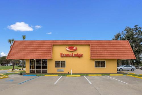 Boys Ranch Cabina | Econo Lodge Live Oak