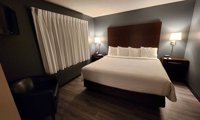 Ortonville Hotel | Econo Lodge