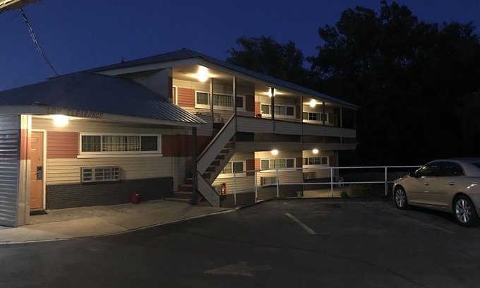 Marshalltown Hotel | Economy Inn Motel