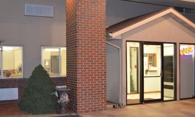 Seymour Hotel | Economy Inn