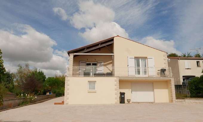 Ruelle-sur-Touvre Casa | Casa de Edgar - gran casa de 3 dormitorios para 6 personas - 2 baños