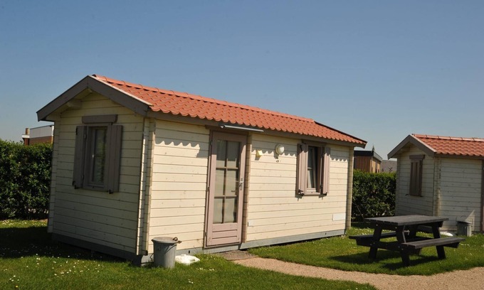 Nieuwvliet Casa | Eenvoud met Comfort, Eigen Toilet, Op Glamping Veld