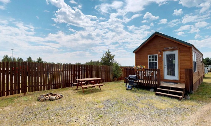 Island Park Cabina | 🦊FOX TAIL FREE BASURA ELIMINACIÓN WIFI GRATUITO BBQ GRILL FREE FUN BALONCESTO-VOLEIBOL