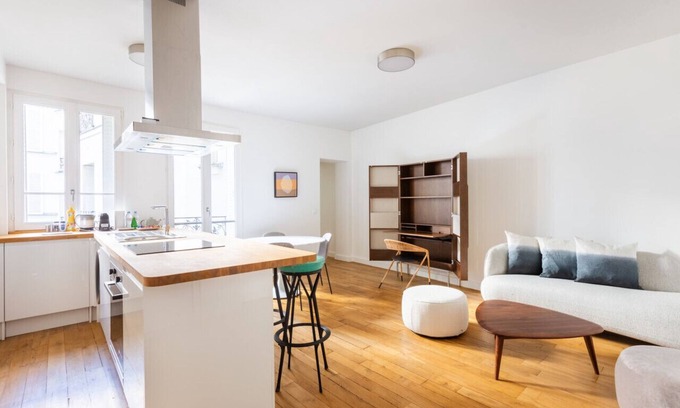7th Arrondissement Apartamento | Eiffel Tower - Invalides - Renovated