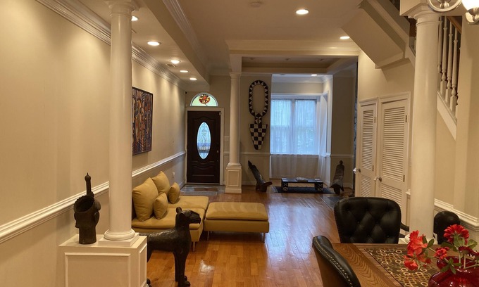 Bloomingdale Casa | Dieciocho Noventa Y Cinco @Bloomingdale, NW