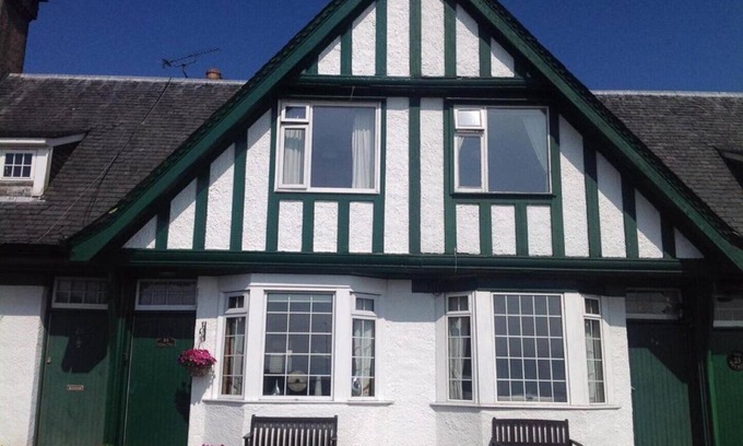 Lamlash Casa | Eilean View, Sea Views, Holiday Home sleeps 6